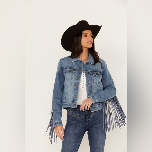 Idyllwind Rodeo Rebel Embossed Fringe Trucker Jacket - Picture 4 of 10